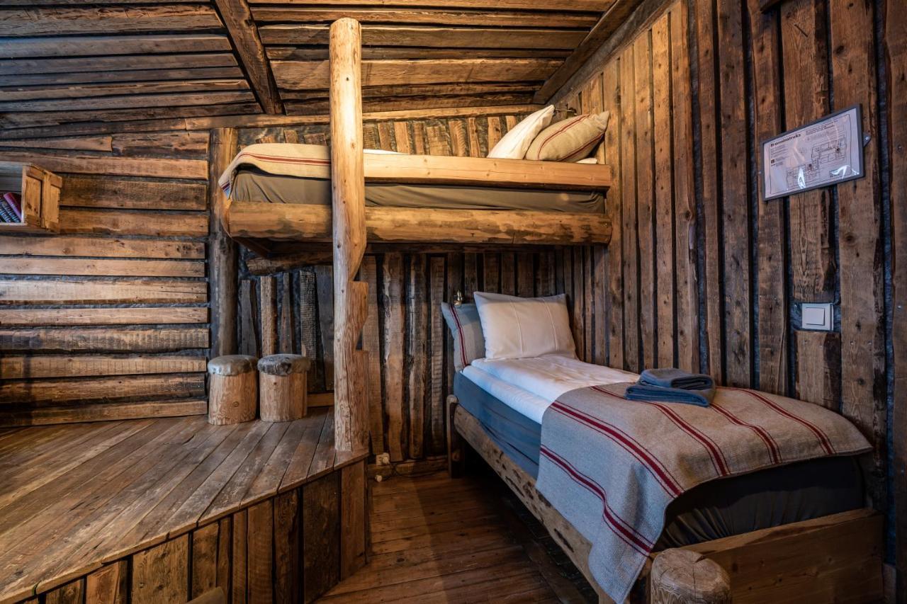 Basecamp Hotel 롱이어비엔 외부 사진