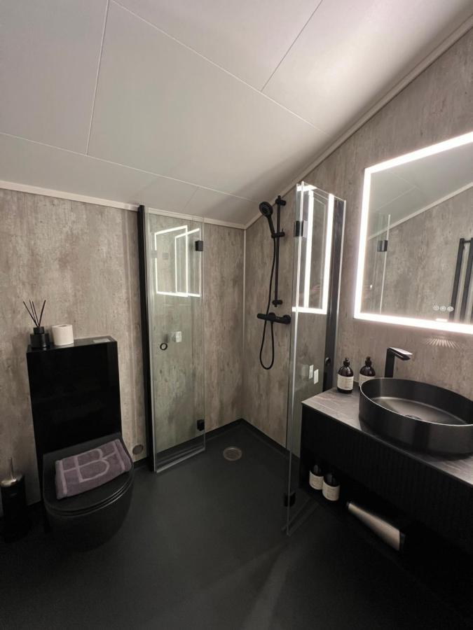 Basecamp Hotel 롱이어비엔 외부 사진
