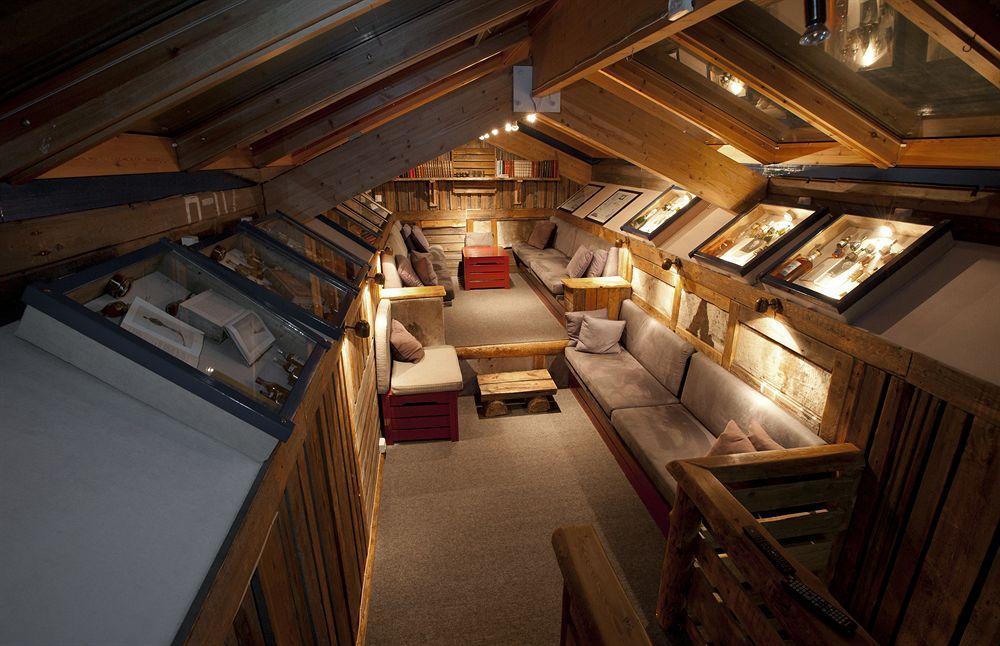 Basecamp Hotel 롱이어비엔 외부 사진